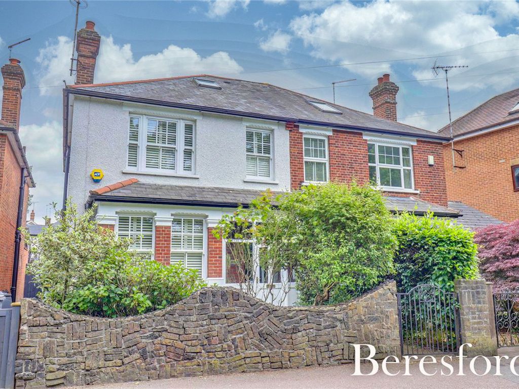 4 bed semidetached house for sale in Warley Hill, Warley CM14, £