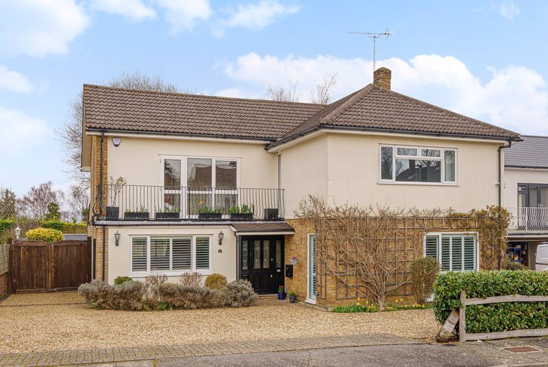 5 bed detached house for sale in Brimstone Close, Chelsfield Park