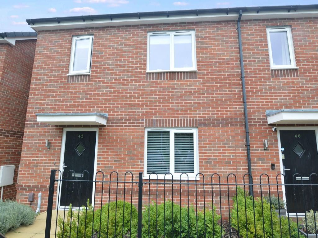 2 bed end terrace house for sale in Baker Street, Rugby CV21 Zoopla