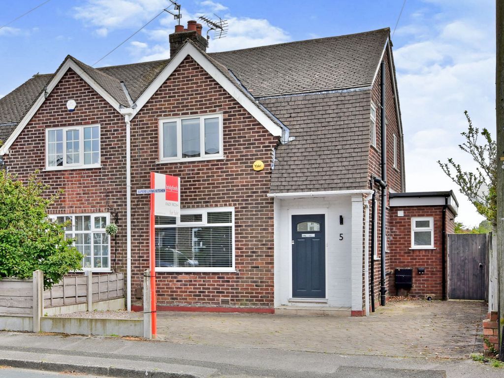 3 bed semidetached house for sale in Marlow Drive, Handforth, Wilmslow