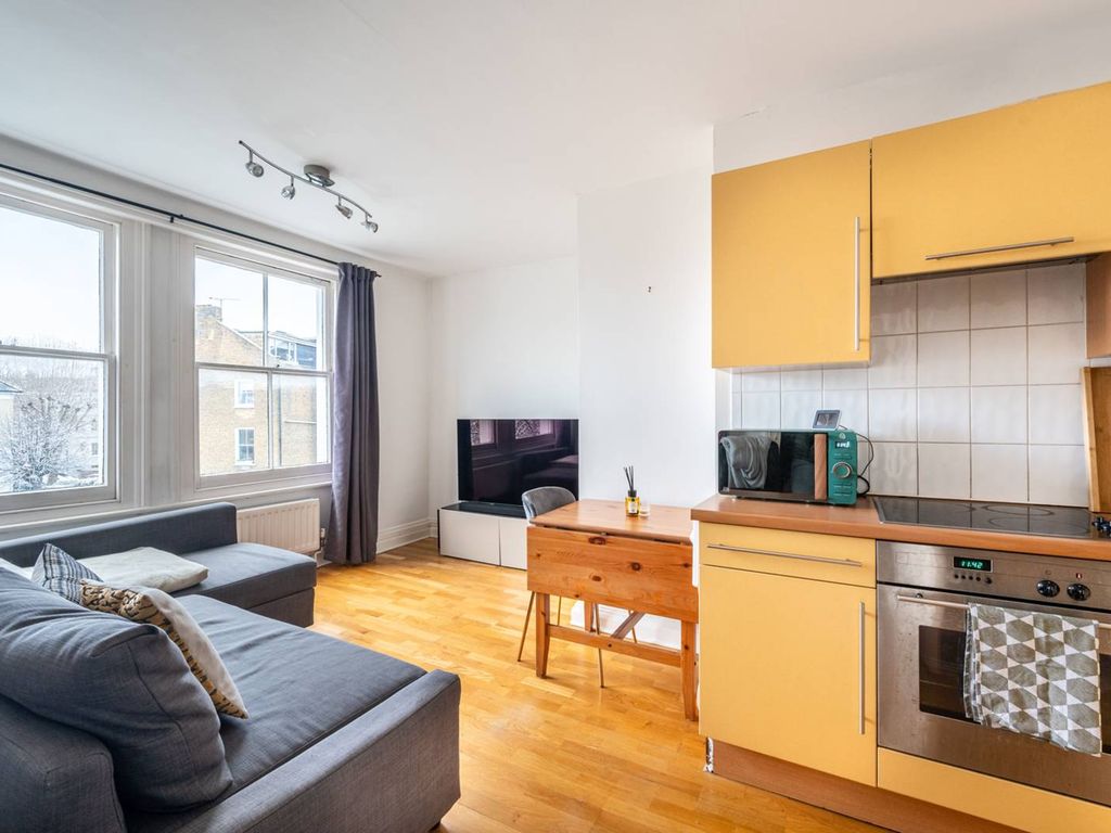 1 bed flat for sale in Cambridge Gardens, North Kensington, London W10