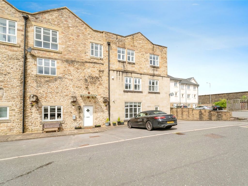 5 bed end terrace house for sale in Quaker Rise, Brierfield, Nelson