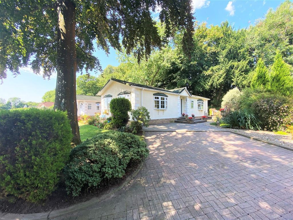 2 bed mobile/park home for sale in Clanna, Alvington, Lydney GL15 Zoopla