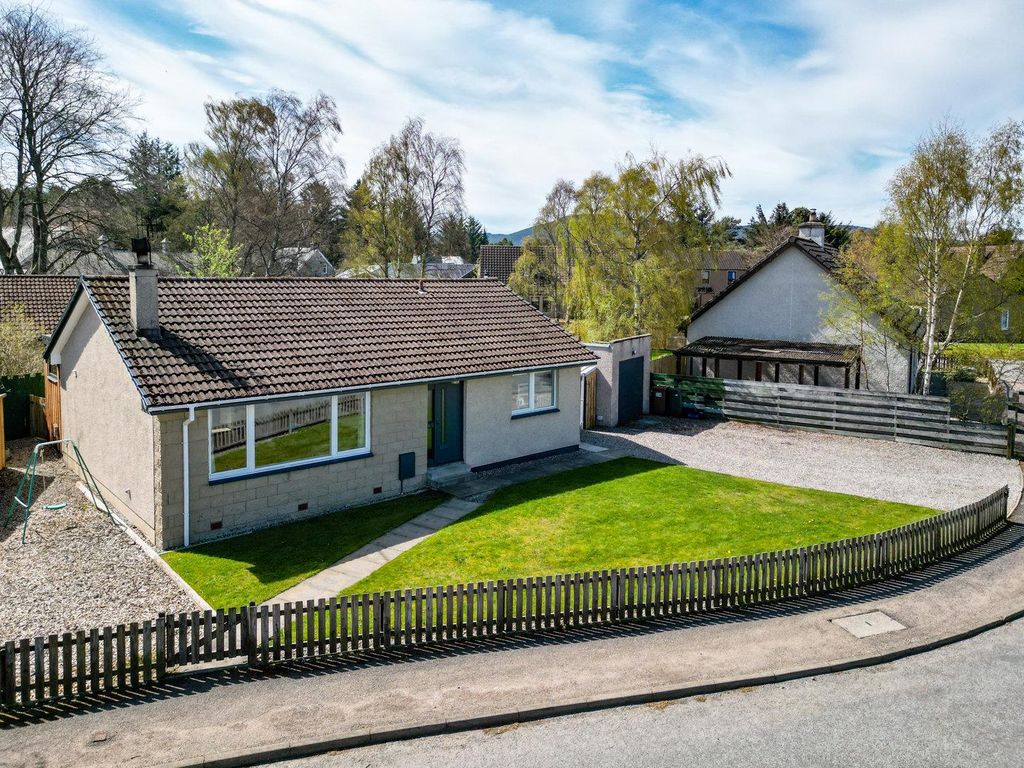 3 bed detached bungalow for sale in Birch Grove, Boat Of Garten PH24