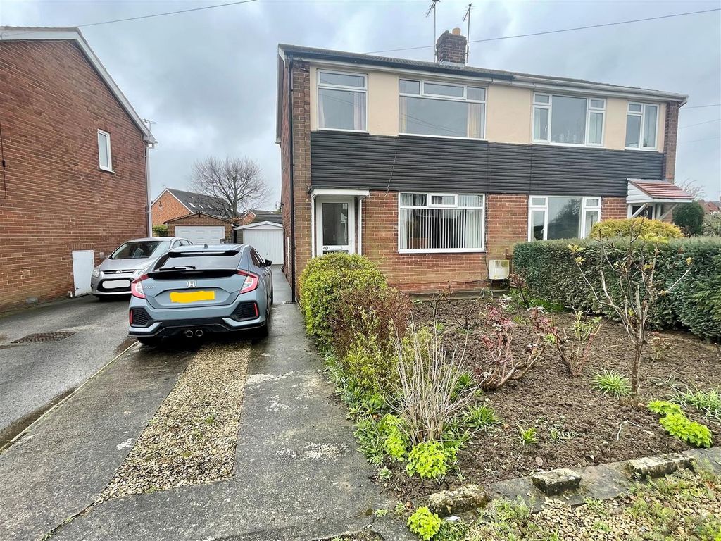 3 bed semidetached house for sale in Common Lane, South Milford, Leeds