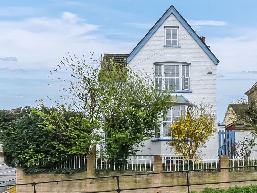 5 bed detached house for sale in Borstal Street, Rochester, Kent. ME1