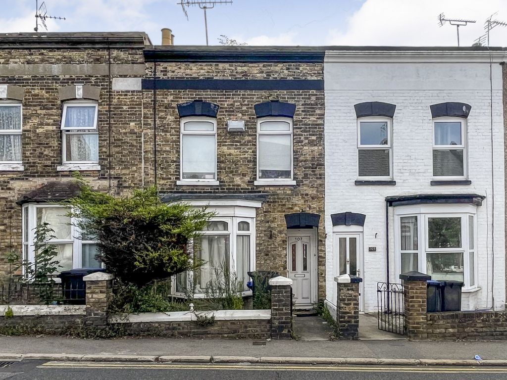 2 bed terraced house for sale in Hereson Road, Ramsgate CT11, £160,000