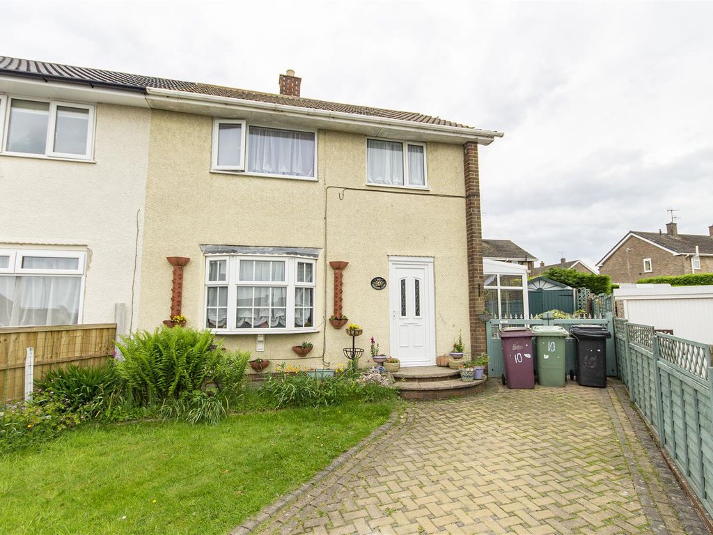 3 bed semidetached house for sale in Foxglove Close, Calow