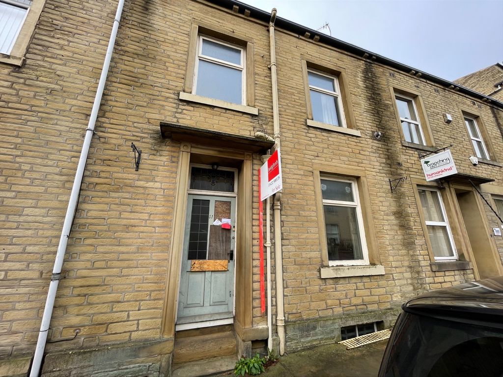 Carlton Street, Halifax HX1  