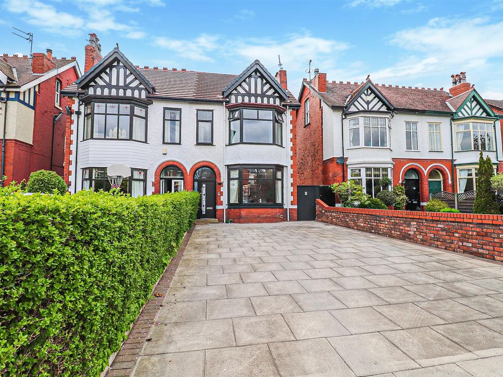 4 bed semidetached house for sale in Wennington Road, Southport PR9