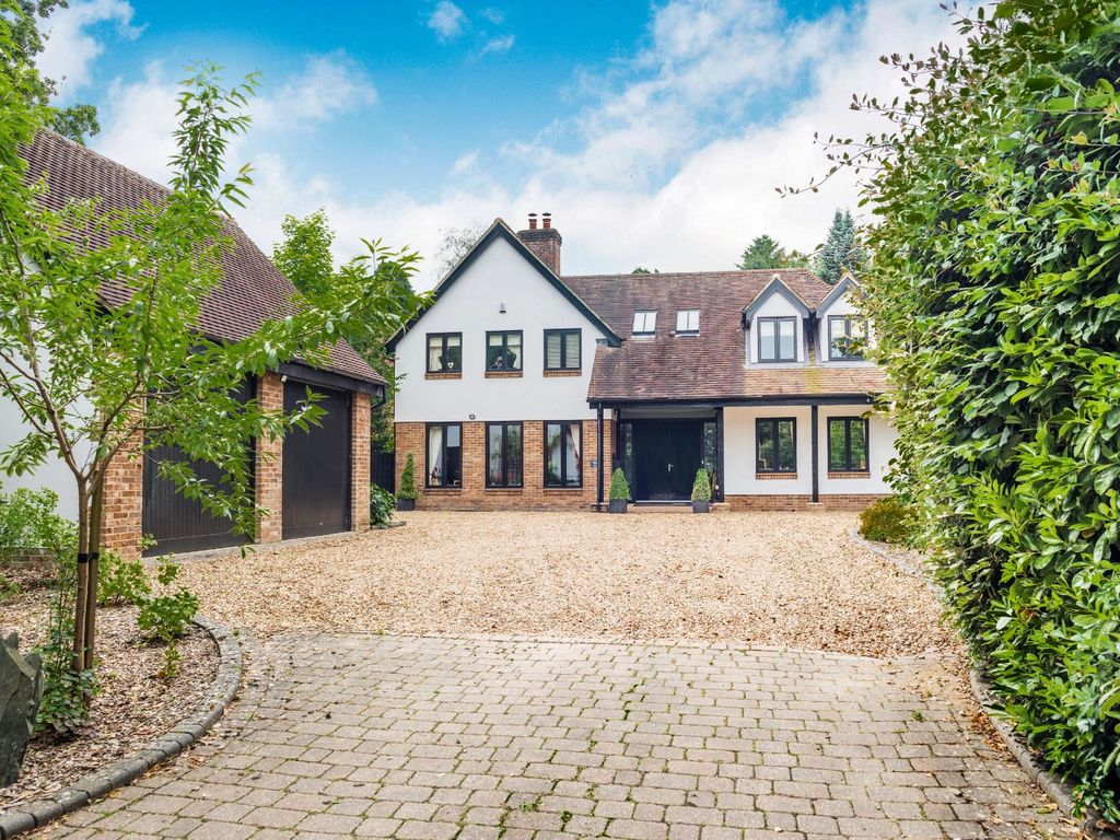 6 bed detached house for sale in Kimpton Road, Wheathampstead, St