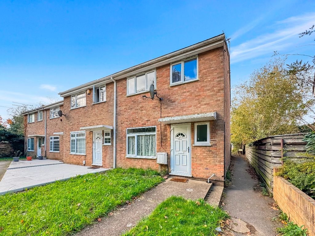 3 bed end terrace house for sale in Goodman Park, Slough SL2, £375,000 Zoopla