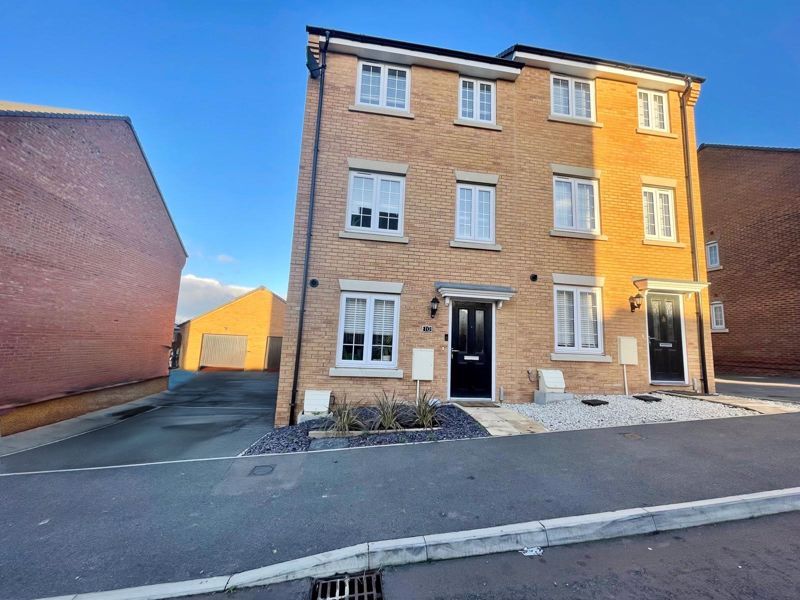 4 bed semidetached house for sale in Gressingham Meadow, Houghton