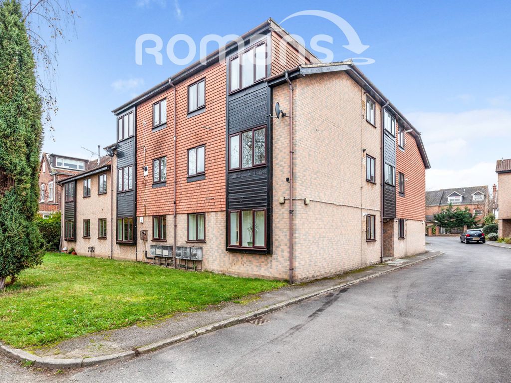 1 bed flat to rent in Laleham Road, Staines TW18 Zoopla