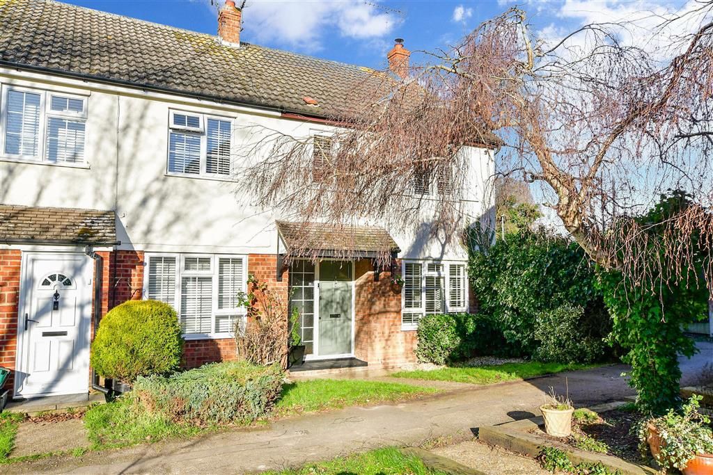 3 bed end terrace house for sale in Doublet Mews, Billericay, Essex