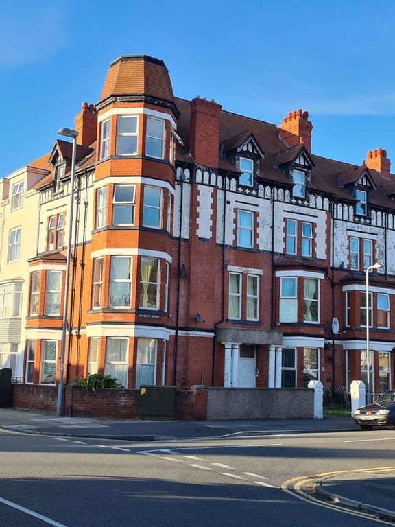 2 bed property to rent in Rosebery Avenue, Llandudno LL30, £750 pcm