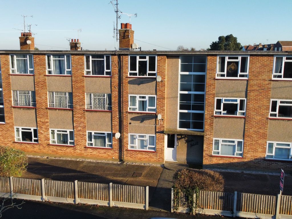 2 bed flat for sale in Marina Avenue, Rayleigh, Essex SS6 Zoopla