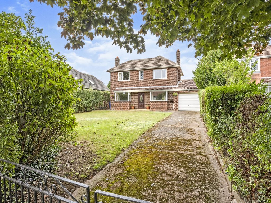 4 bed detached house for sale in Doncaster Road, Braithwell, Rotherham