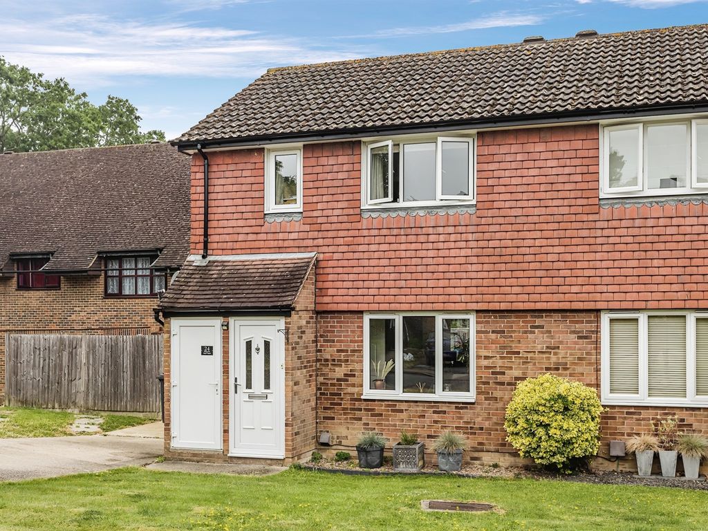3 bed semidetached house for sale in Chiltington Close, Burgess Hill RH15 Zoopla