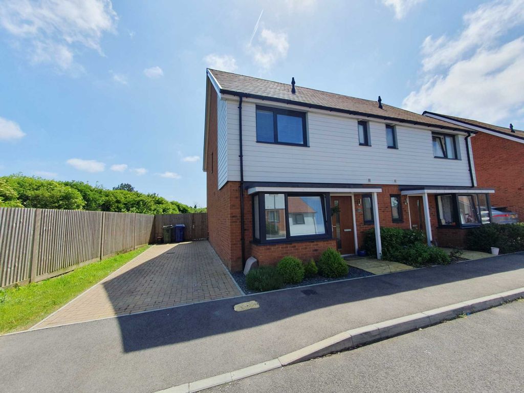 3 bed semidetached house to rent in Nova Avenue, Faversham ME13 Zoopla
