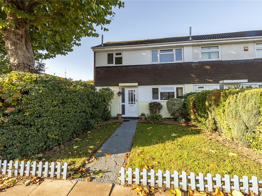 3 bed end terrace house for sale in Watling View, St. Albans