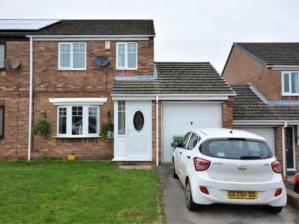 3 bed semidetached house for sale in Meadowcroft, Cockfield,