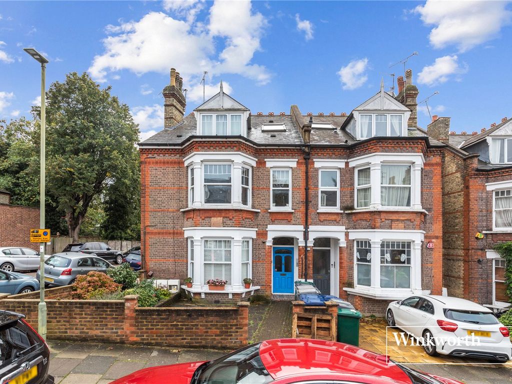 2 bed flat for sale in Mountfield Road, Finchley, London N3, £500,000