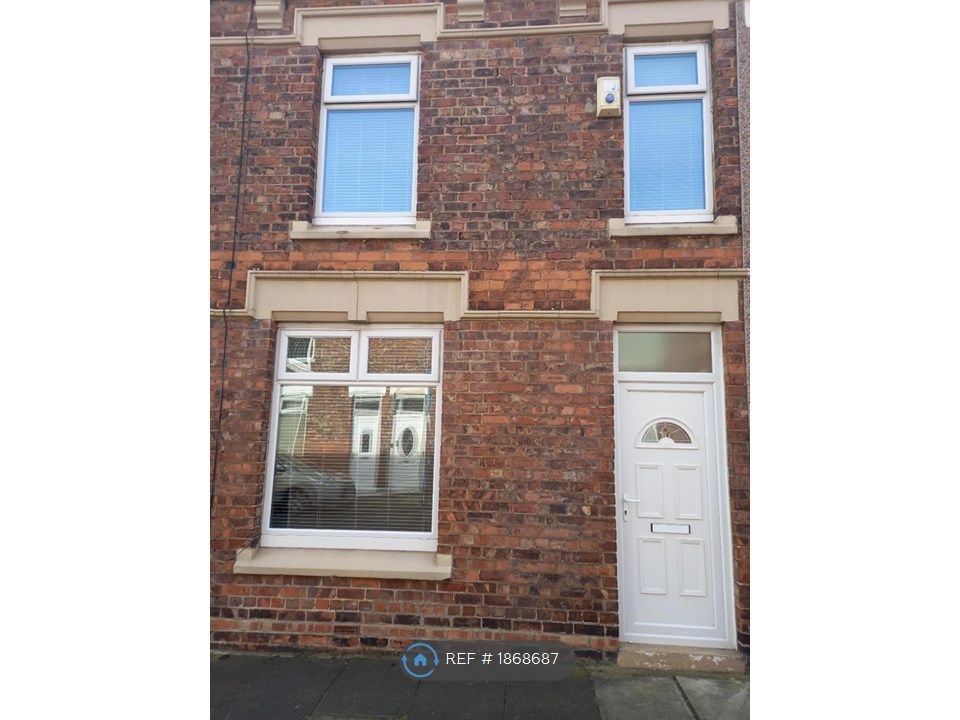 2 bed terraced house to rent in Wilson Street, Hartlepool TS26, £600
