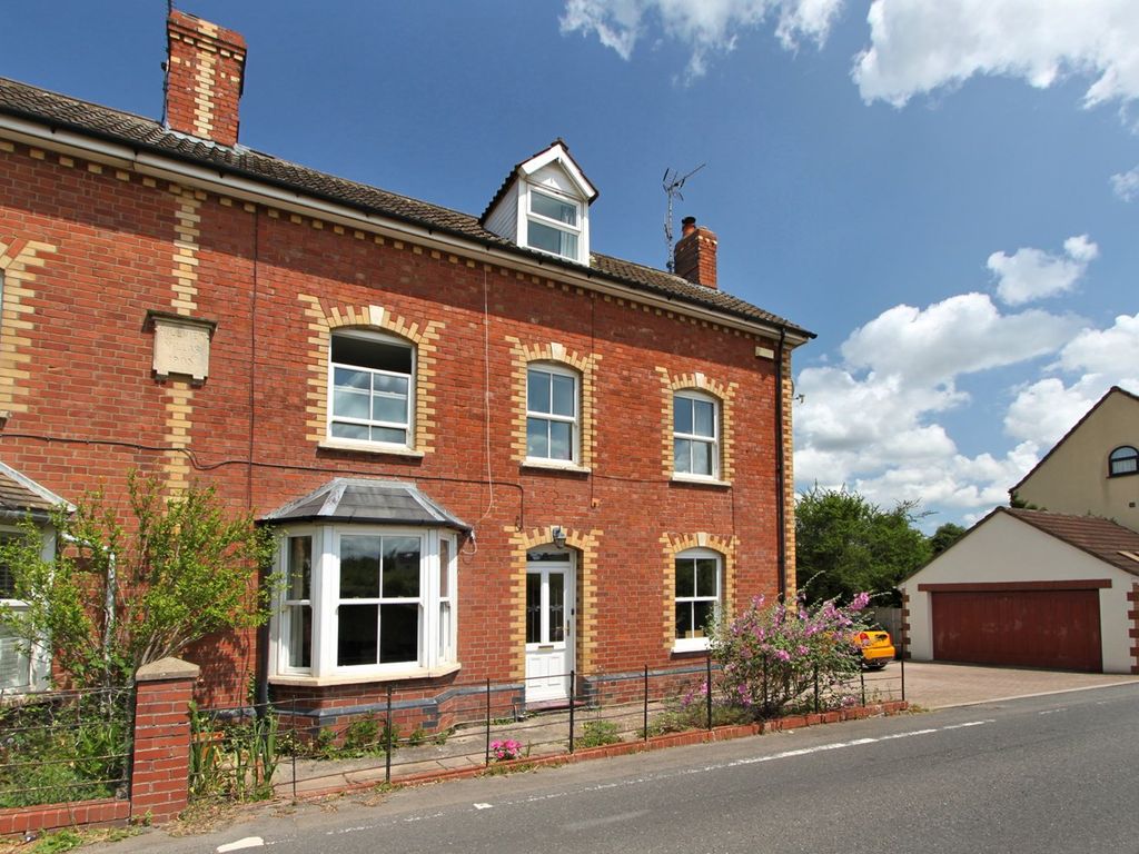 5 bed semidetached house for sale in Charfield Road, Kingswood, Wotton