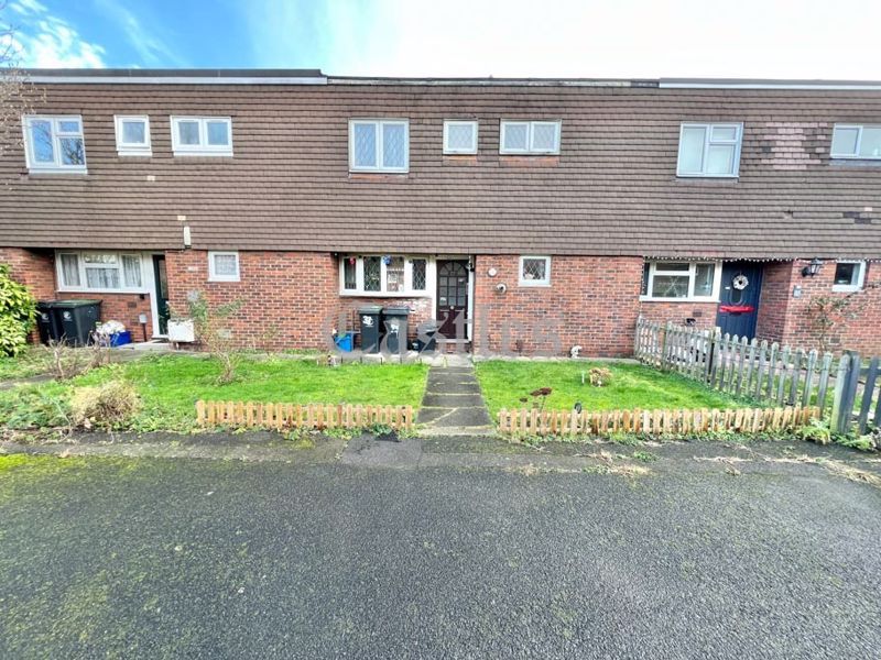 3 bed terraced house for sale in Morris Court, Waltham Abbey EN9, £