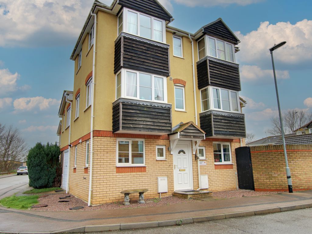 4 bed end terrace house for sale in Riverdown, March PE15 Zoopla