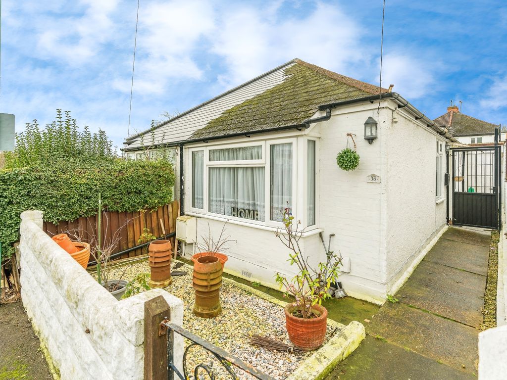 2 bed bungalow for sale in Hamilton Road, Gillingham, Kent ME7, £