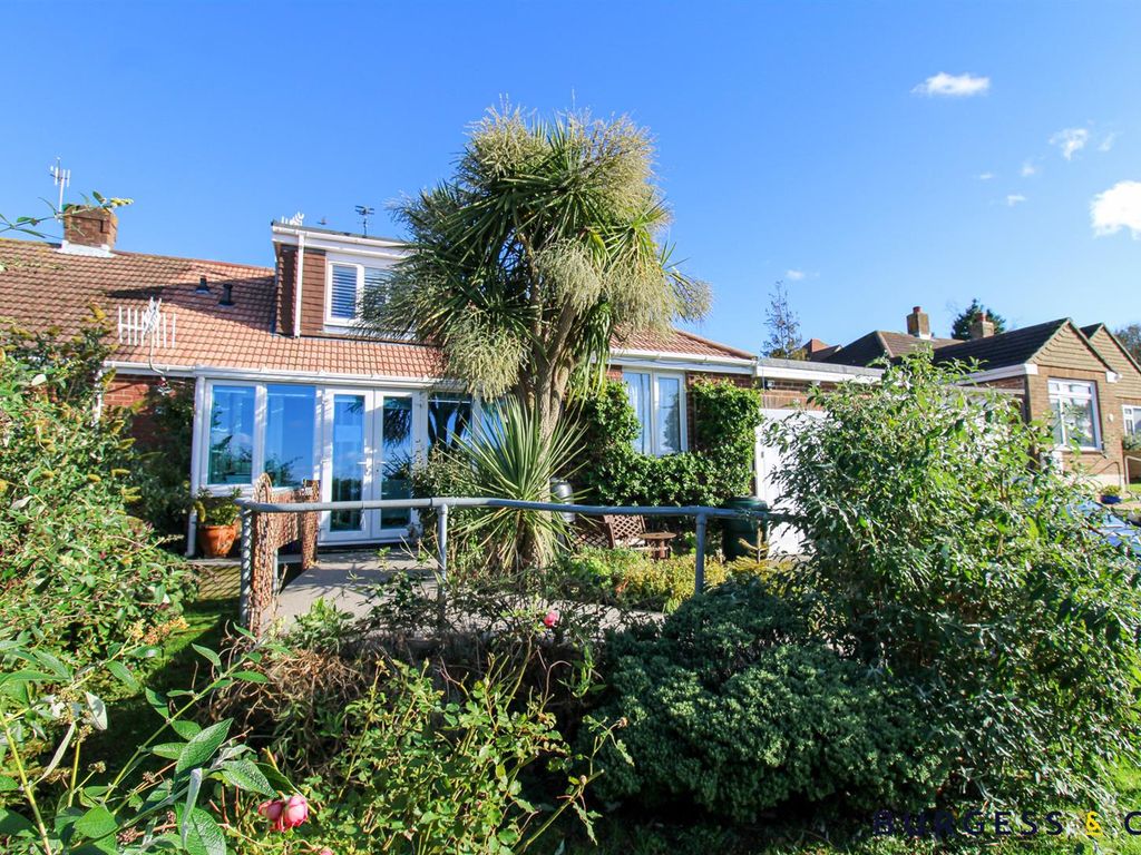 3 bed semidetached bungalow for sale in Pilot Road, Hastings TN34, £