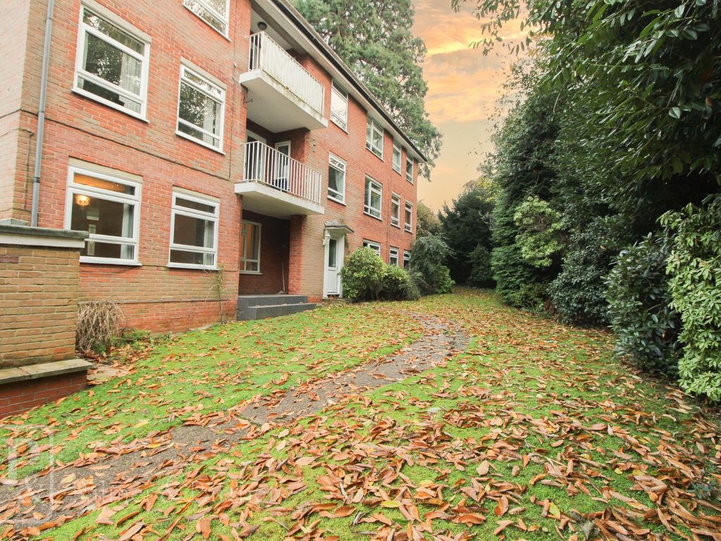 2 bed flat to rent in Acland Court, Acland Avenue, Colchester, Essex
