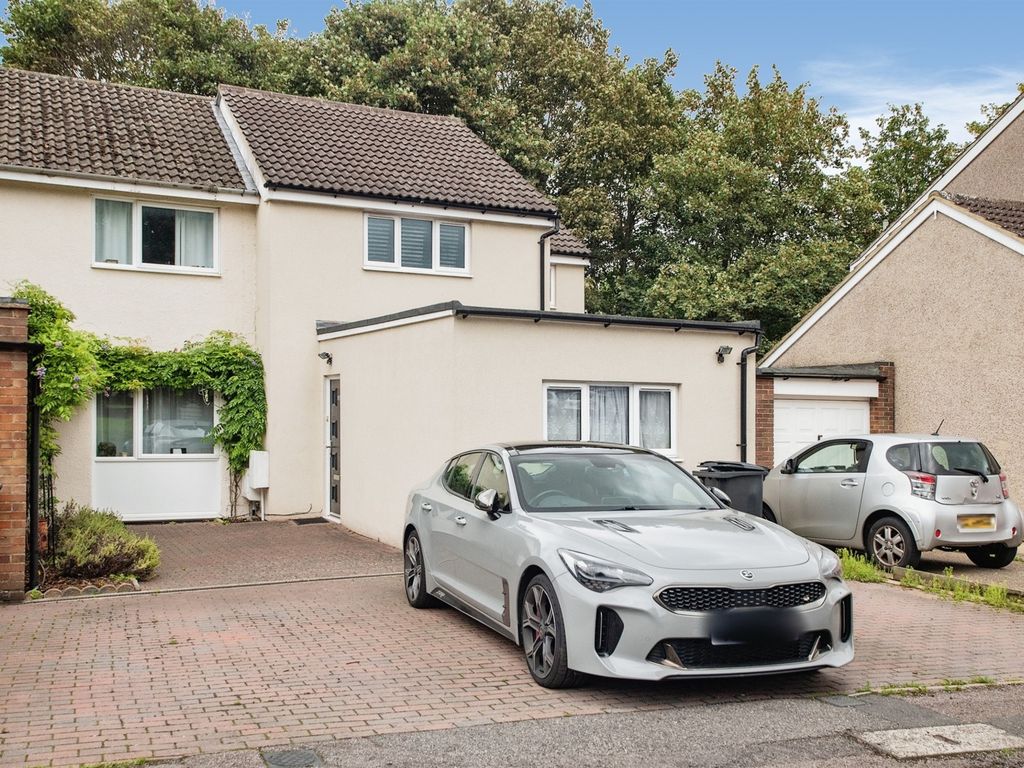 3 bed end terrace house for sale in Argyll Road, Hemel Hempstead HP2, £