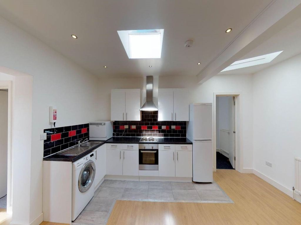 3 bed flat to rent in Aberdeen Road, Southampton SO17 Zoopla