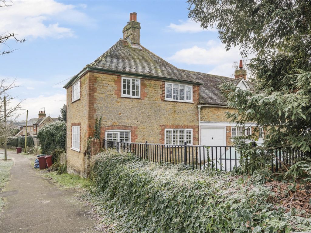 3 bed semidetached house to rent in Guillards Oak Cottage, Guillards