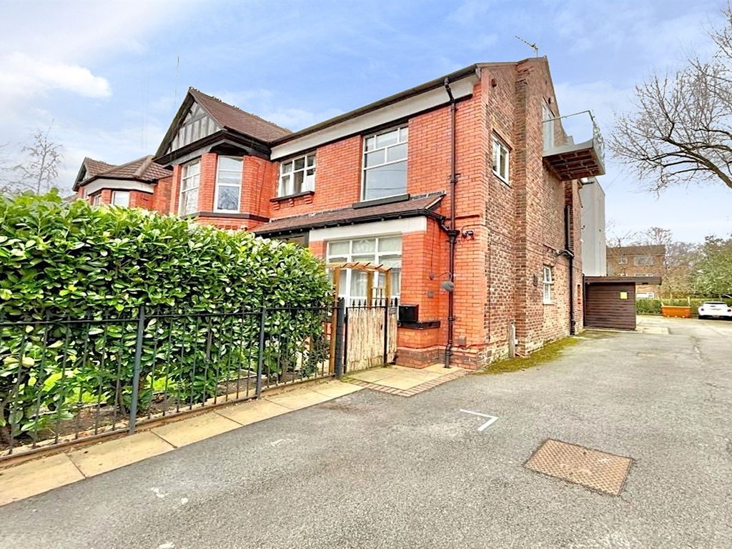 2 bed flat for sale in Moorfield Road, West Didsbury, Didsbury