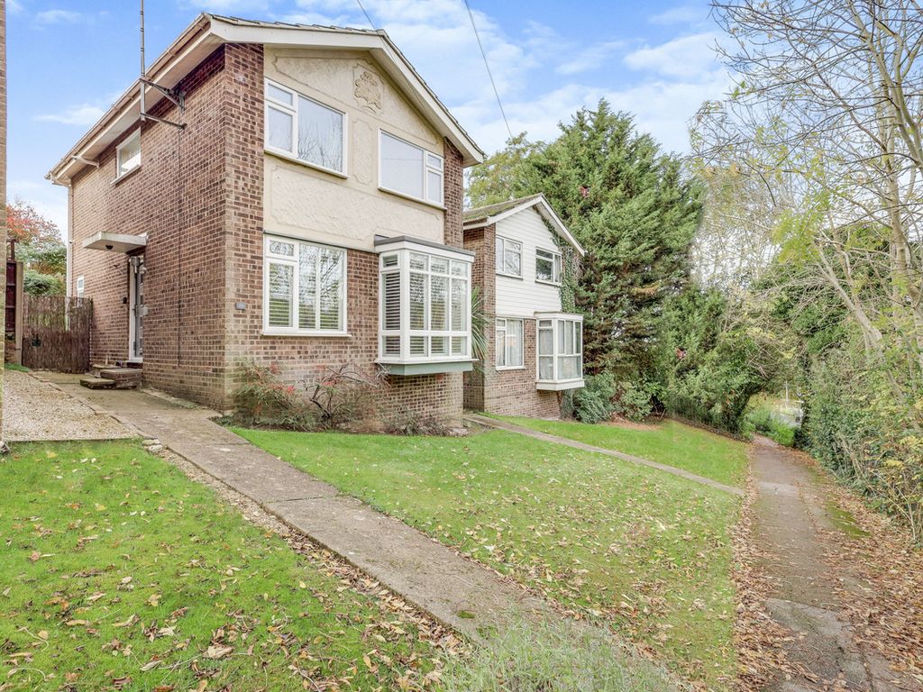 3 bed detached house for sale in Hambro Hill, Rayleigh SS6 Zoopla