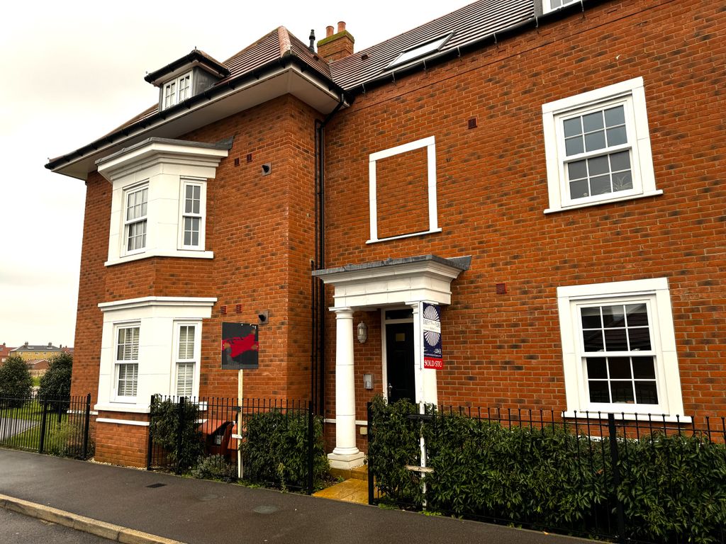 2 bed flat to rent in Danegeld Avenue, Great Denham, Bedford MK40, £1,050 pcm Zoopla
