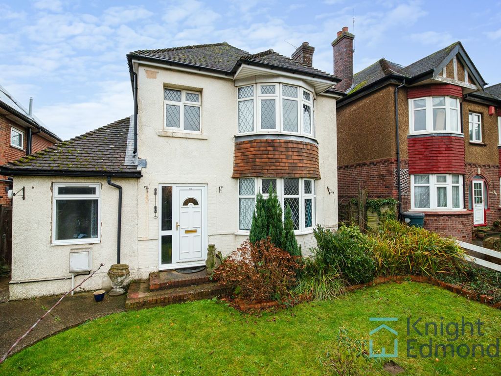 3 bed detached house for sale in Loose Road, Maidstone ME15, £350,000