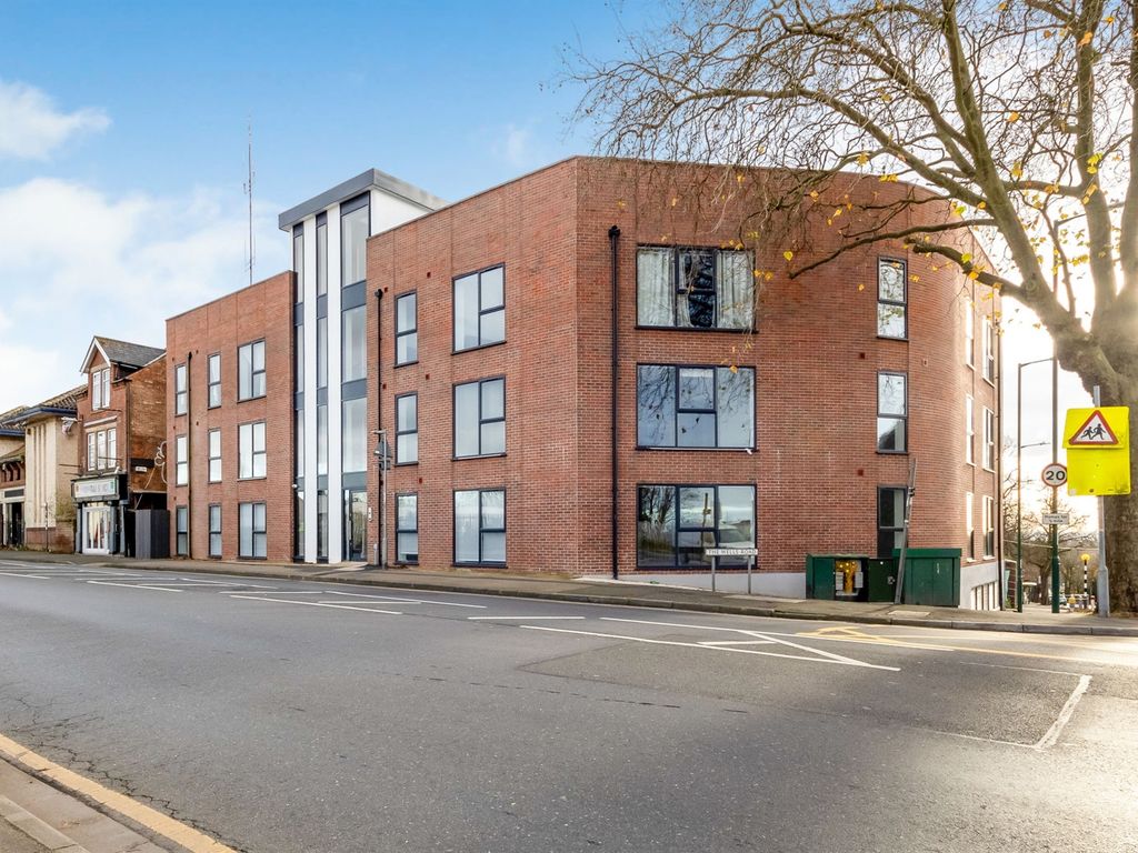 2 bed penthouse for sale in Woodborough Road, Mapperley, Nottingham NG3, £240,000 Zoopla