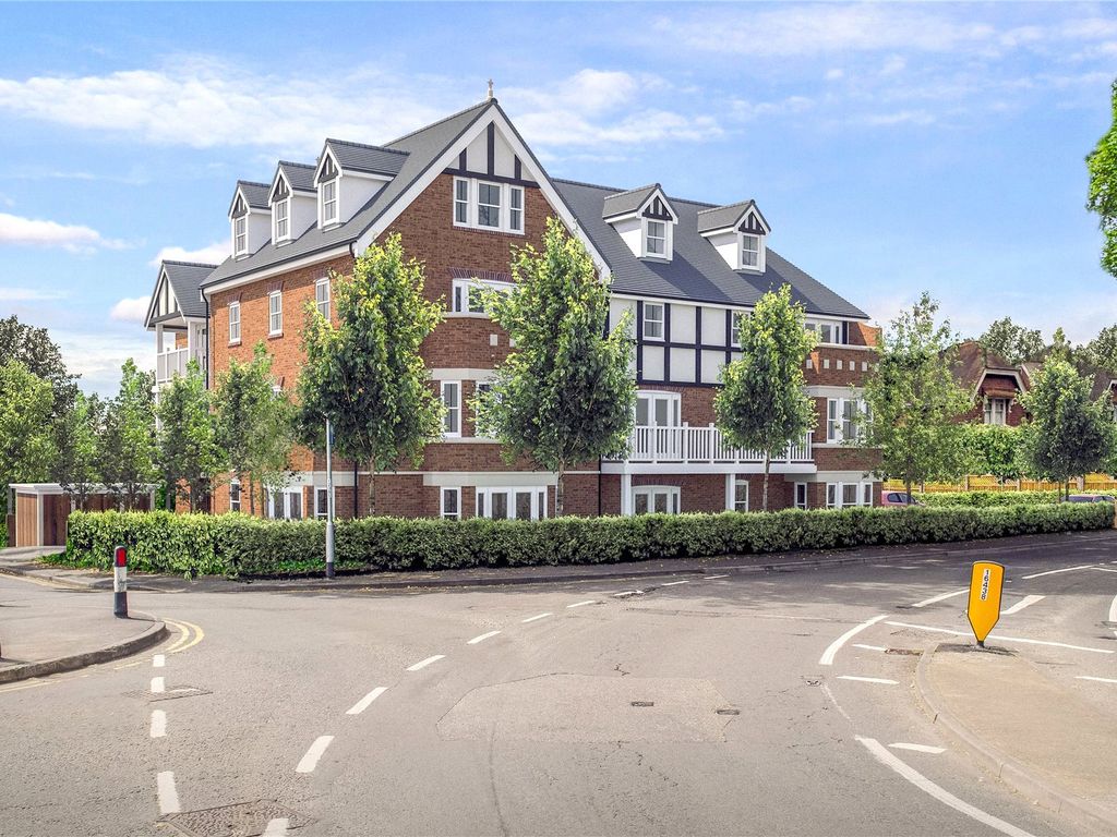 New home, 2 bed flat for sale in Woking, Surrey GU22, £410,000 Zoopla