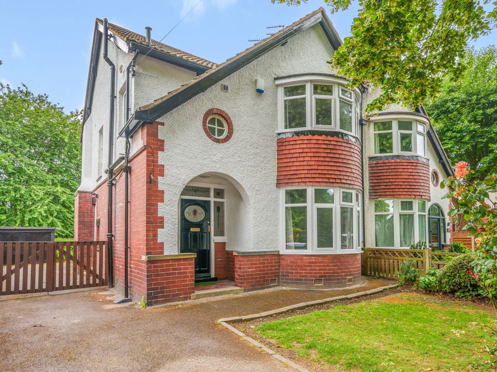 3 bed semidetached house for sale in The Turnways, Headingley, Leeds