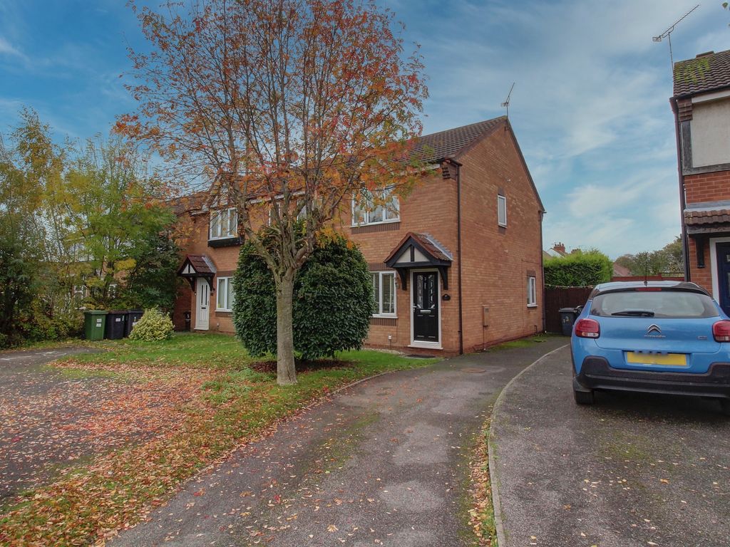 2 bed town house for sale in Rochester Close, Nuneaton CV11 Zoopla