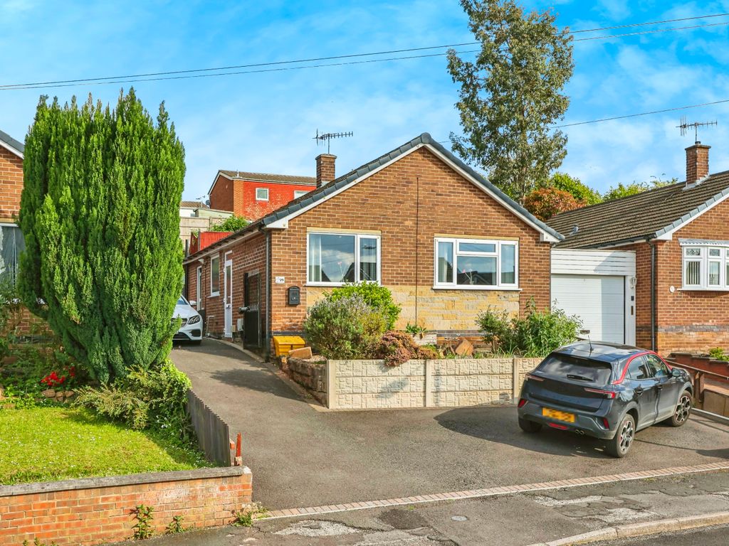 2 bed detached bungalow for sale in Patricia Drive, Arnold NG5, £