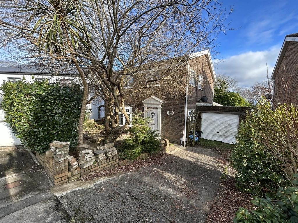 4 bed property for sale in Hilltop, Felinfoel, Llanelli SA14 Zoopla