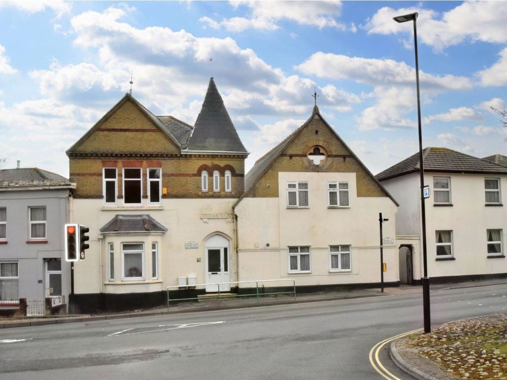 2 bed flat to rent in Broadway, Sandown PO36 Zoopla