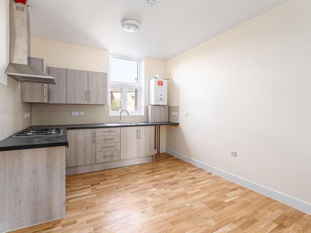 2 bed flat to rent in High Rd Leytonstone, London E11, £1,900 pcm Zoopla