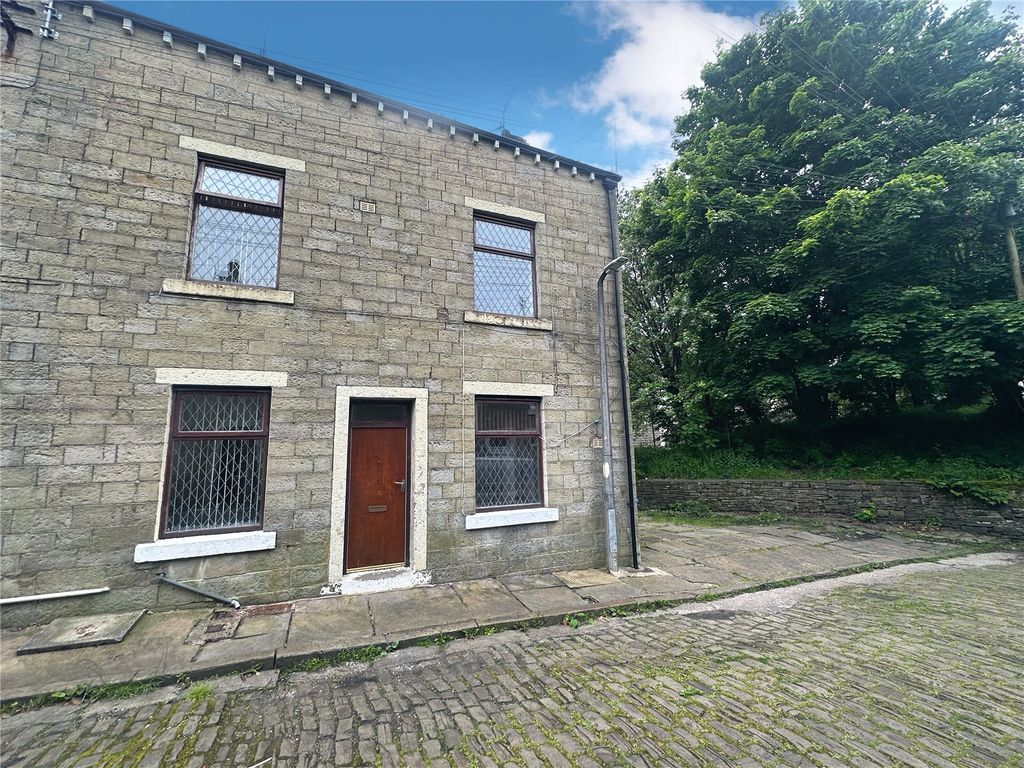3 bed end terrace house for sale in David Street, Stacksteads, Bacup